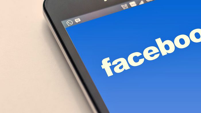 Facebook corrige bug que acionava câmera do iPhone na surdina